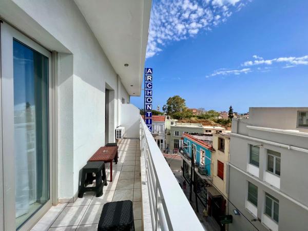 Archontiki City Hotel : photo 1 de la chambre chambre triple avec balcon