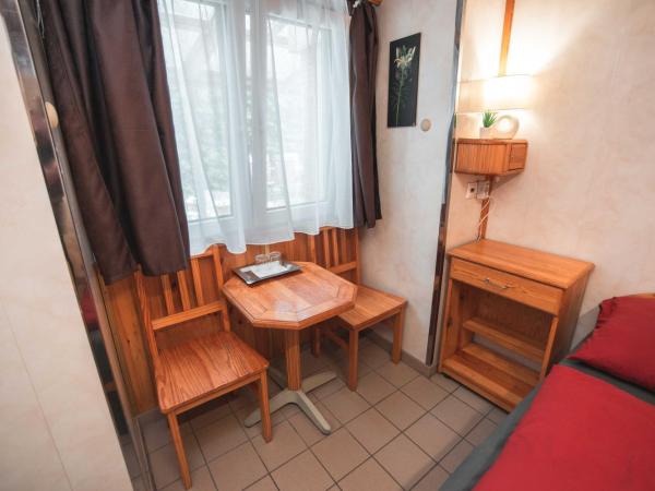 Duna-Party Pansion : photo 2 de la chambre chambre double standard