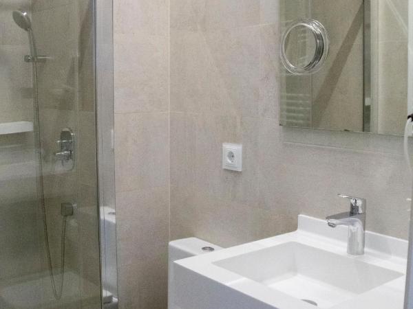 Hotel Alda San Bieito : photo 10 de la chambre chambre double avec balcon