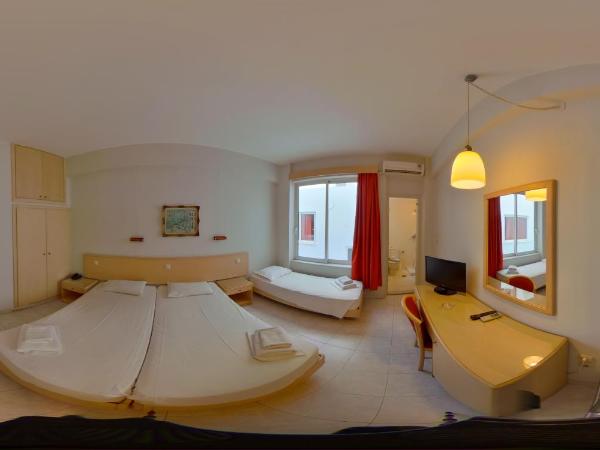 Hotel Savoy : photo 6 de la chambre chambre intérieure avec fenêtre (pas de vue)