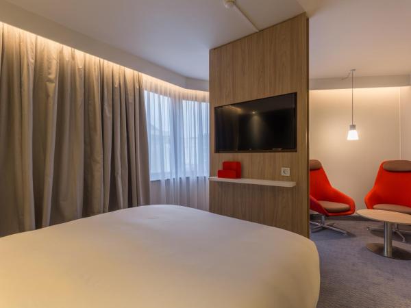 Holiday Inn Express Brussels-Grand-Place, an IHG Hotel : photo 2 de la chambre chambre d'angle standard lit queen-size