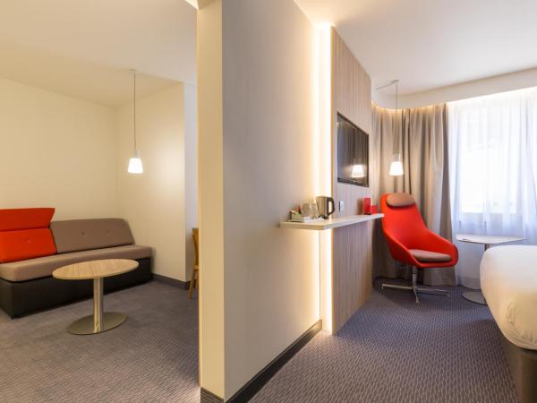 Holiday Inn Express Brussels-Grand-Place, an IHG Hotel : photo 1 de la chambre suite lit queen-size avec canapé-lit