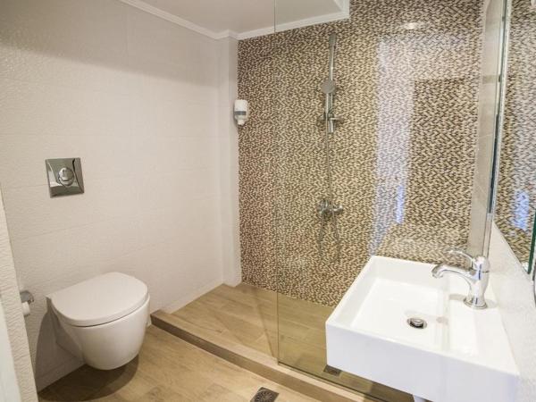 Archontiki City Hotel : photo 4 de la chambre chambre triple avec lit double