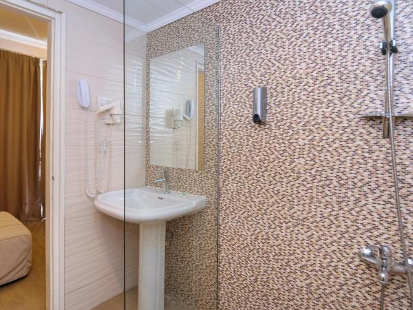 Archontiki City Hotel : photo 5 de la chambre chambre triple supérieure