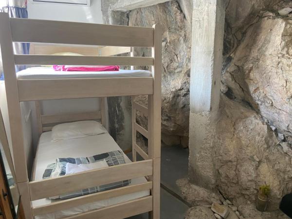 Hostel Omiš : photo 4 de la chambre lit dans dortoir mixte de 4 lits
