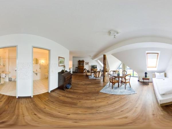 Hotel Am Kamp : photo 1 de la chambre appartement avec balcon