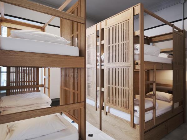 When in Athens Hostel : photo 2 de la chambre lit dans dortoir mixte de 8 lits