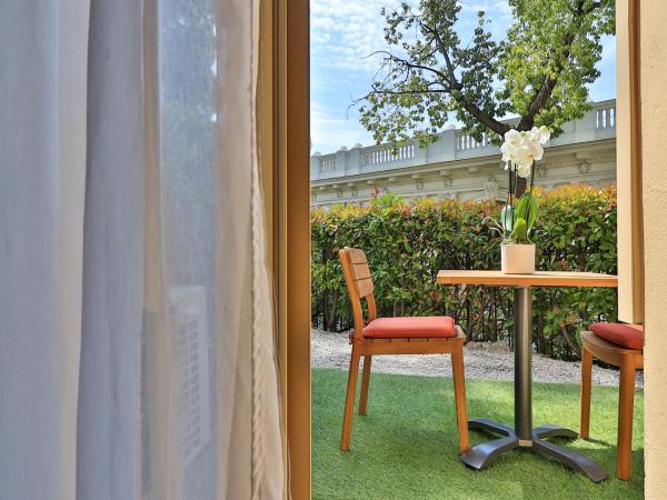 Hôtel Petit Palais : photo 6 de la chambre chambre double - vue sur jardin