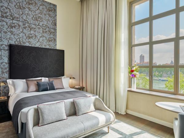 InterContinental Lyon - Hotel Dieu by IHG : photo 3 de la chambre chambre lit king-size premium avec vue sur rivière et accès au club lounge
