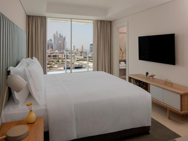 Staybridge Suites Dubai Internet City, an IHG Hotel : photo 10 de la chambre suite 2 chambres - vue sur ville