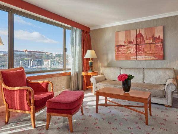 InterContinental Budapest, an IHG Hotel : photo 10 de la chambre grande suite château avec lit king-size - vue sur fleuve