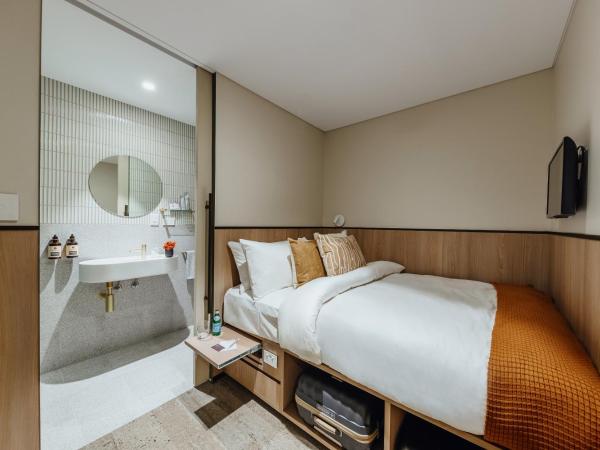 Aerotel Sydney - Inside International Terminal Airport : photo 1 de la chambre double room (overnight stay)