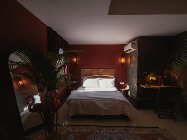 Very Hotel : photo 5 de la chambre designer suite with bathtub - scarlett