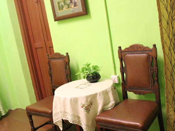 Vintage House : photo 8 de la chambre chambre lit king-size de luxe avec douche