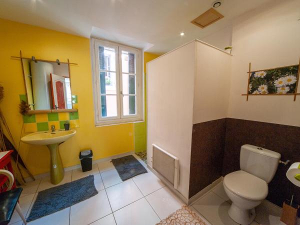 Rêver à Béziers Centre ville et Gare : photo 5 de la chambre chambre triple