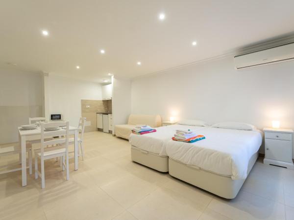 CASADELMAR Marbella 20 APARTAMENTOS VACACIONALES : photo 1 de la chambre appartement