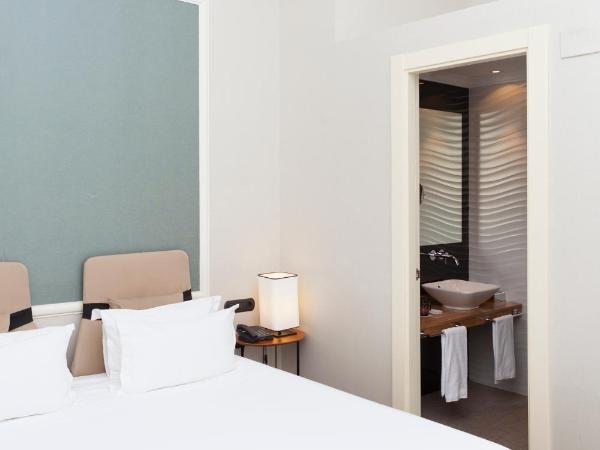 Hotel Sardinero Madrid : photo 1 de la chambre chambre double de luxe avec lit d'appoint (3 adultes)
