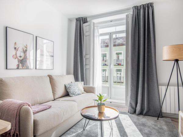 limehome Madrid Calle Ave María - estancia temporal : photo 7 de la chambre appartement 1 chambre avec balcon