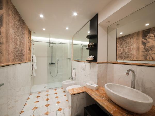 Royal Palace Hotel : photo 3 de la chambre suite deluxe avec lit king-size