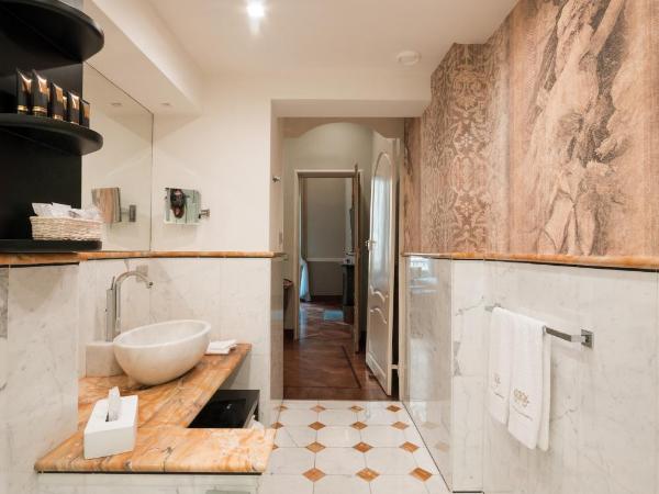 Royal Palace Hotel : photo 4 de la chambre suite deluxe avec lit king-size