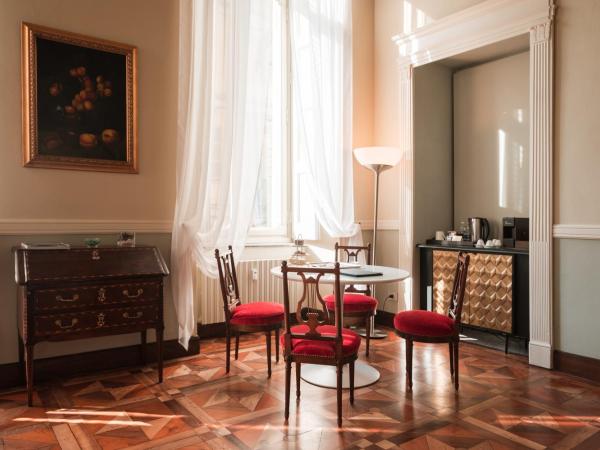 Royal Palace Hotel : photo 5 de la chambre suite deluxe avec lit king-size