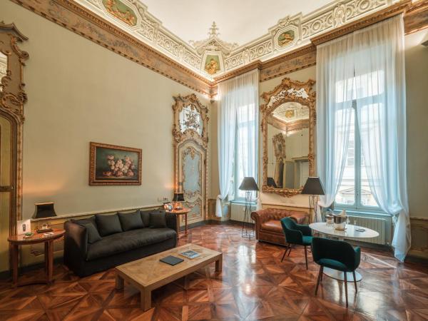 Royal Palace Hotel : photo 6 de la chambre suite deluxe avec lit king-size