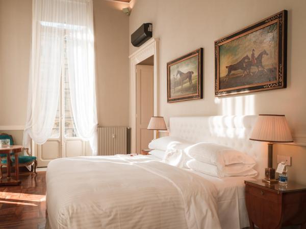 Royal Palace Hotel : photo 9 de la chambre suite deluxe avec lit king-size