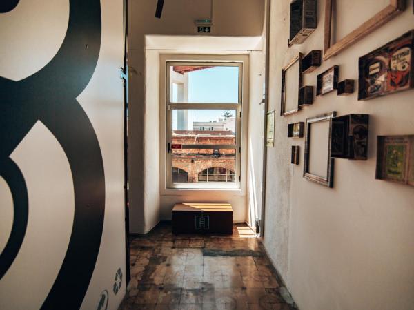 LX Hostel : photo 2 de la chambre lit simple dans dortoir de 10 lits