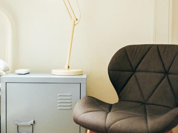 LX Hostel : photo 3 de la chambre chambre double avec salle de bains commune