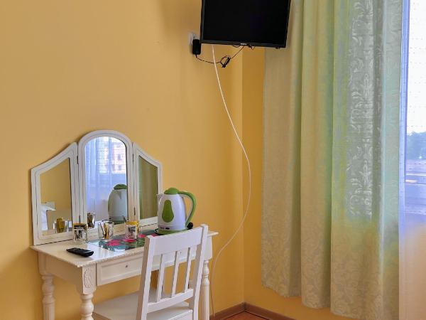 Hostel DV Morski - z prywatnymi łazienkami : photo 7 de la chambre chambre triple avec salle de bains