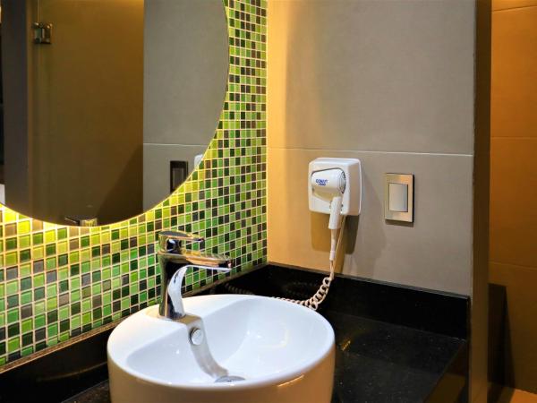 Auto-Hotel Playa Linda : photo 6 de la chambre chambre lit king-size standard