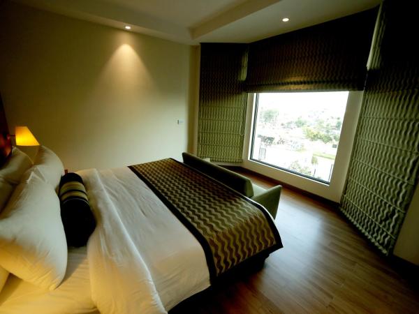 The Lalit Traveller- Airport hotel : photo 1 de la chambre chambre double ou lits jumeaux premium
