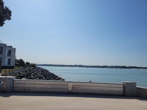 Jolie petit voilier à La Rochelle : photo 9 de la chambre mobile home