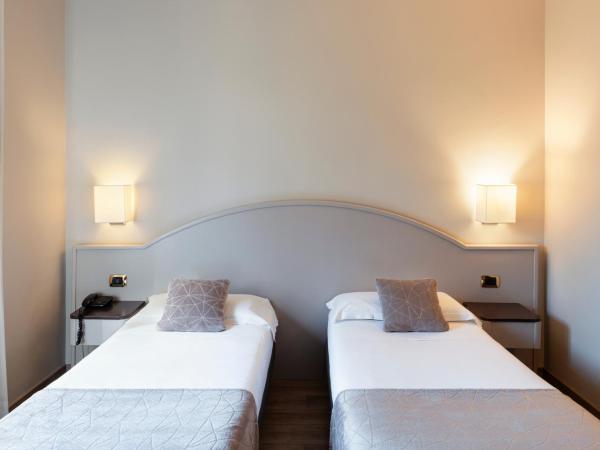 Mokinba Hotels Baviera : photo 4 de la chambre chambre double ou lits jumeaux