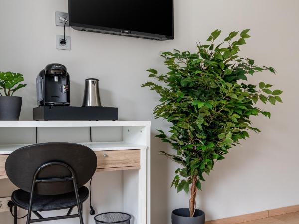 limehome Barcelona Carrer de Fontcoberta - Digital Access : photo 6 de la chambre chambre lits jumeaux