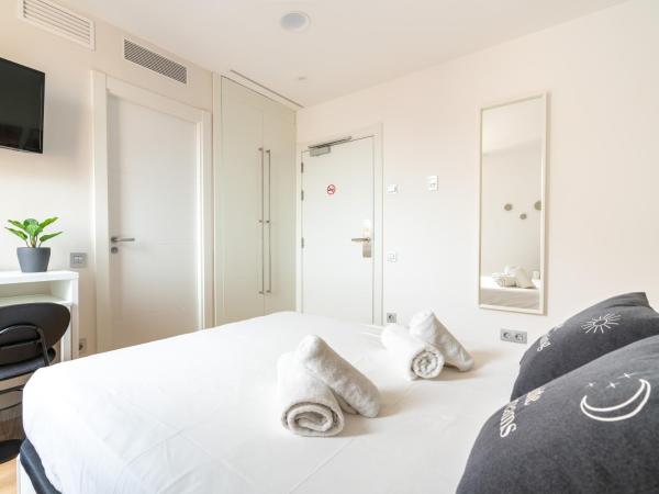 limehome Barcelona Carrer de Fontcoberta - Digital Access : photo 7 de la chambre chambre double Économique