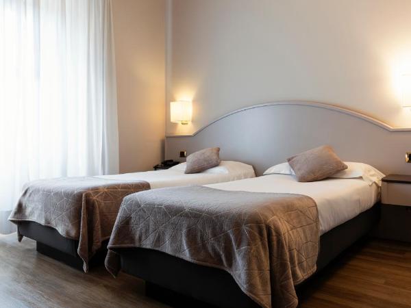 Mokinba Hotels Baviera : photo 10 de la chambre chambre double ou lits jumeaux