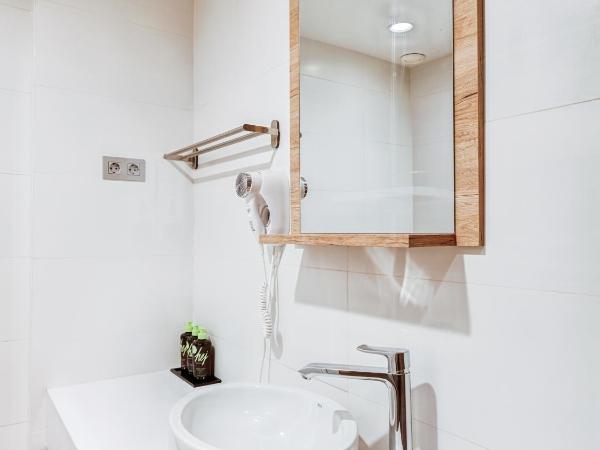 limehome Barcelona Carrer de Fontcoberta - Digital Access : photo 9 de la chambre chambre double