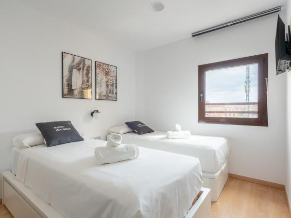 limehome Barcelona Carrer de Fontcoberta - Digital Access : photo 1 de la chambre chambre lits jumeaux Économique