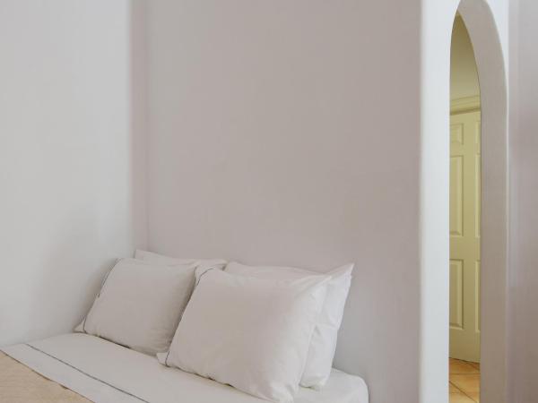 Nikos Villas : photo 4 de la chambre appartement - vue sur piscine 