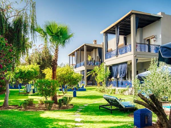 Villas 95 Appart'Hôtel : photo 2 de la chambre appartement - vue sur piscine 