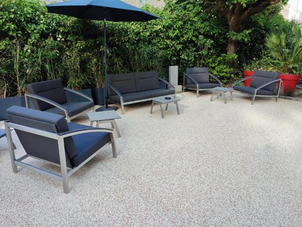 les jardins de la fontaine : photo 9 de la chambre chambre quadruple avec baignoire