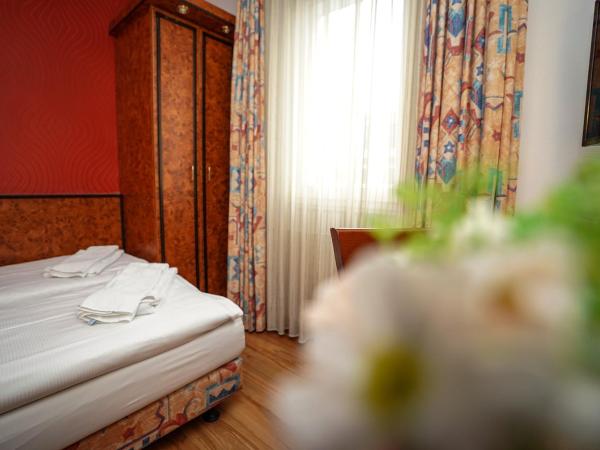 Hotel Miramar am Römer : photo 2 de la chambre chambre double