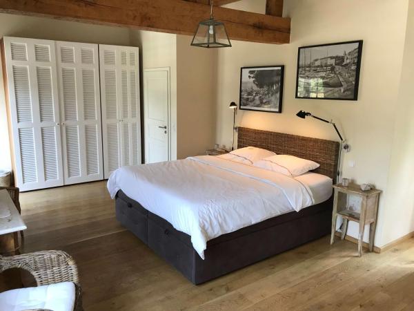 Villa La Begude - Boutique Luxury B&B : photo 3 de la chambre chambre double supérieure avec balcon 4 - vue sur piscine - 36 m²