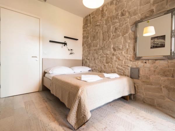 L&B City Center Studios Apartments : photo 1 de la chambre studio