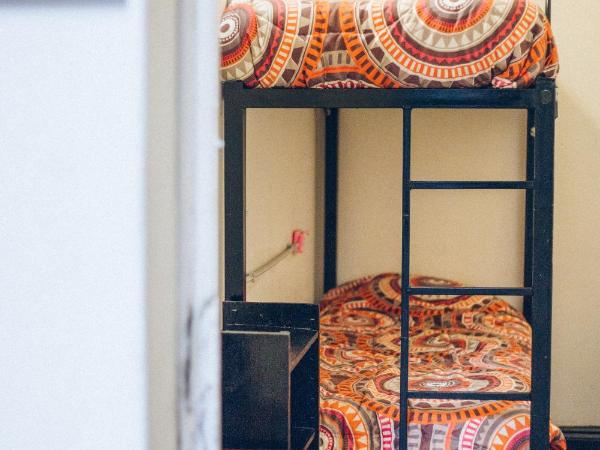 IDEAL SOCIAL Hostel : photo 7 de la chambre chambre lits jumeaux avec salle de bains privative