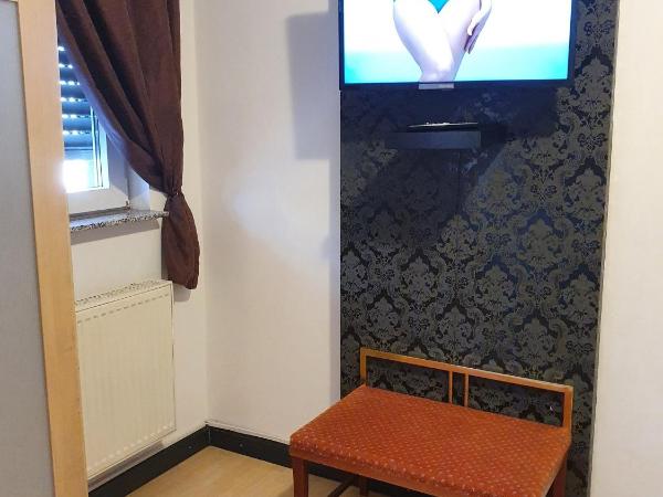 CityPark Aparthotel : photo 9 de la chambre chambre double ou lits jumeaux