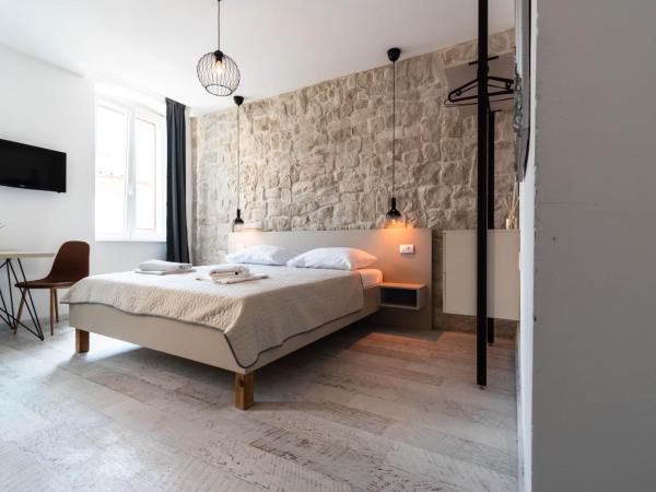 L&B City Center Studios Apartments : photo 3 de la chambre studio