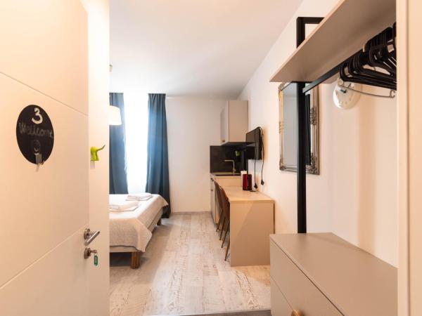 L&B City Center Studios Apartments : photo 2 de la chambre studio