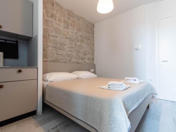 L&B City Center Studios Apartments : photo 9 de la chambre studio